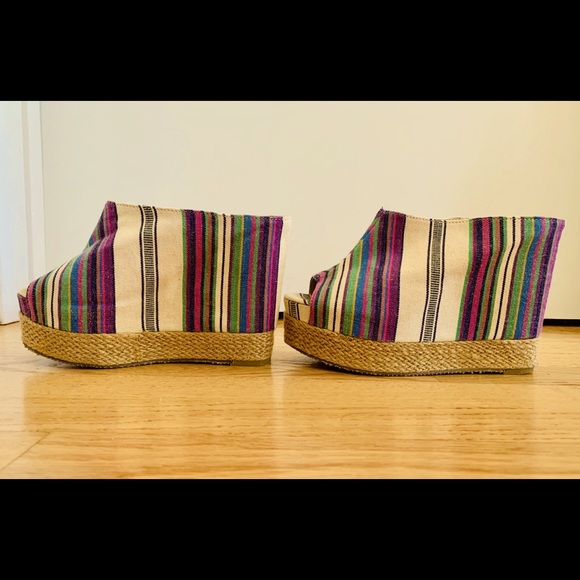 Chinese Laundry Platform Wedge Sandals - size 7M